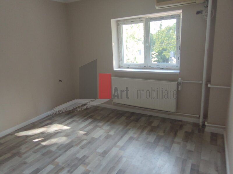Sos. Berceni - Spiru Haret vanzare apartament decomandat 3 camere